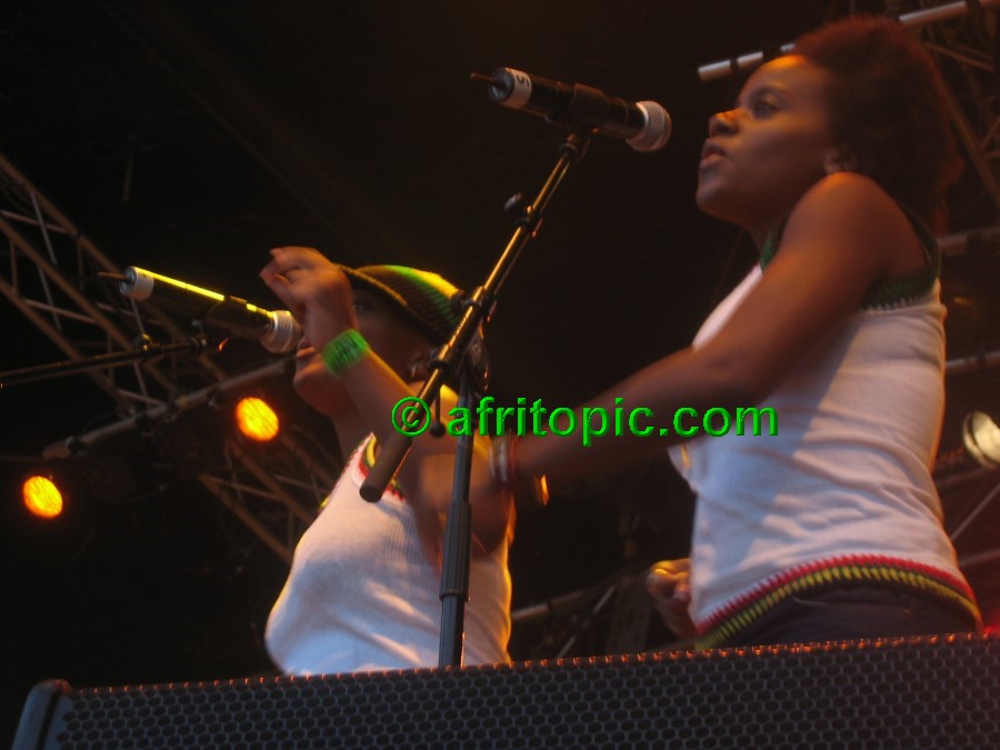 ../Images/Summerjam2005_2 128.jpg